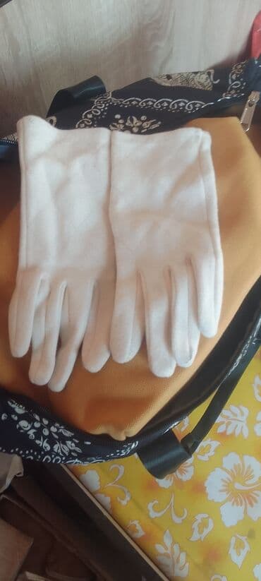 шапка шарф с ушками бишкек: Перчатки, варежки, Женские, Новый, цвет - Белый — 1