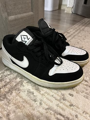 second hand: Кроссовки Nike Air Jordan 1 Low, цвет Black/White (панда). Подходит — 1
