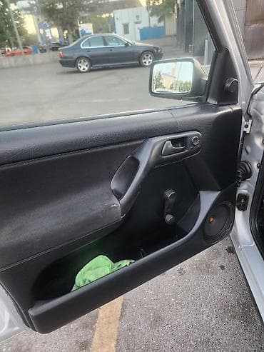 colf 2: Volkswagen Golf: 1996 г., 1.8 л, Хэтчбэк — 4