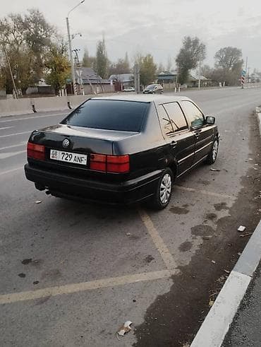 венто двер: Volkswagen Vento: 1993 г., Механика, Бензин, Седан — 2