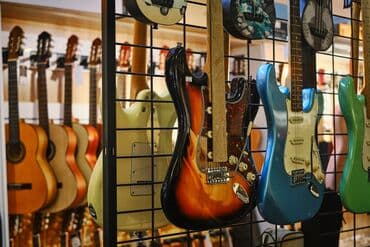 сколько стоит электрогитара в бишкеке: Электро гитары, большой выбор! Гитары, классическая гитара, пианино — 3