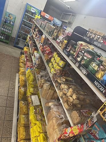 Соода жабдуулары: Стеллаждар жана колго жасалган полкалар сатылат. Баасын суйлошобуз — 2