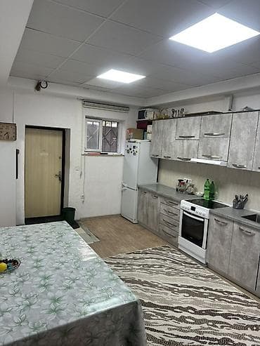 Квартиры: 3 комнаты, 80 м², 106 серия, Цокольный этаж этаж, Косметический ремонт — 9