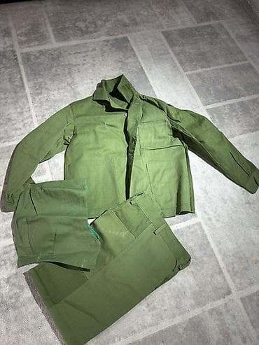 Универсальный комплект униформы зеленого цвета, хорошо подойдет для