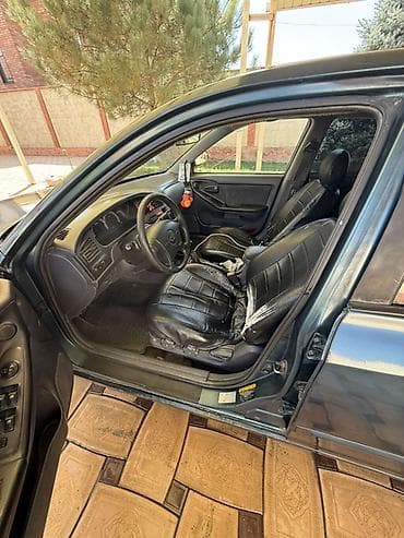 хюндай элентра: Hyundai Elantra: 2001 г., Седан — 5