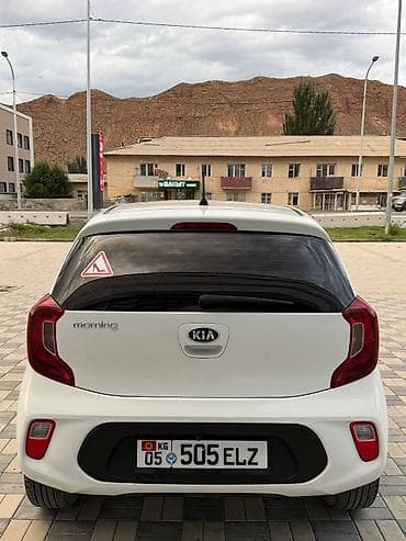 волво 500: Kia Morning: 2017 г., 1 л, Автомат, Бензин, Хэтчбэк — 4