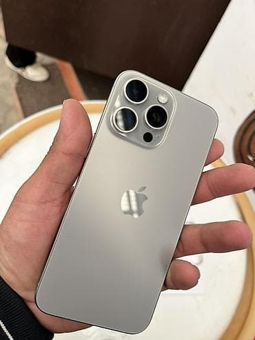 iphone xr: IPhone 15 Pro, Natural Titanium, Кабель — 1