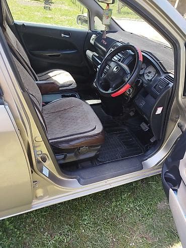 авто сатылат: Honda Stream: 2002 г., 2 л, Автомат, Бензин, Вэн/Минивэн — 7