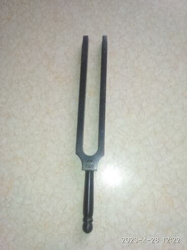 Камертон ЛЯ первой октавы.
Пятидесятых годов прошлого века. (1950 г.) at lalafo.kg Камертон ЛЯ первой октавы.
Пятидесятых годов прошлого века. (1950 г.)