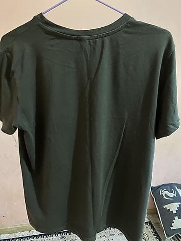 Футболки: Футболка Puma, темно‑зеленая (khaki). - Классический крой, круглый — 2