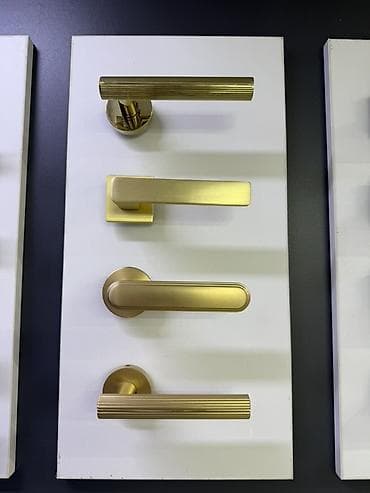 Дверные ручки: Дверная ручка, Для межкомнатных дверей, Металлические, Без установки — 1