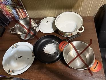 чайник свисток: Набор кухонной посуды: кастрюля, сковородка и блюдо. Цена за все - — 3