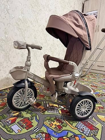 Детский трехколесный велосипед-каталка AMICO с родительской ручкой и