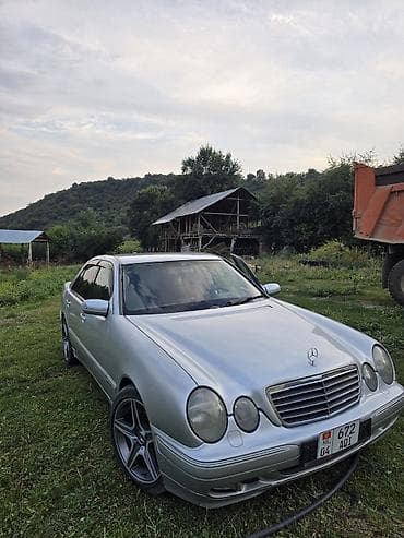 124 решотка: Mercedes-Benz E-Class: 2001 г., 3.2 л, Автомат, Бензин, Седан — 1