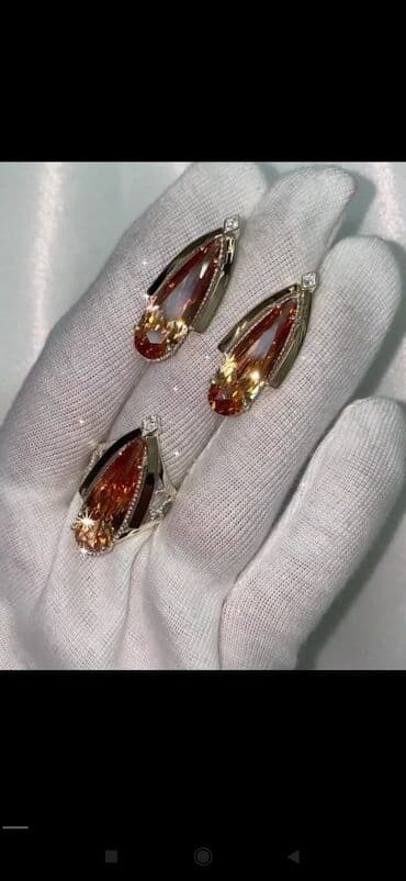 эксклюзивные свадебные пригласительные: Комплект с золотом Серебро + золото 925 пробы Размеры имеются Есть — 5