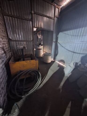 продажа участки и домов бишкек: 56 соток Продаю в г Кара - Балте участок со складскими помещениями по — 10