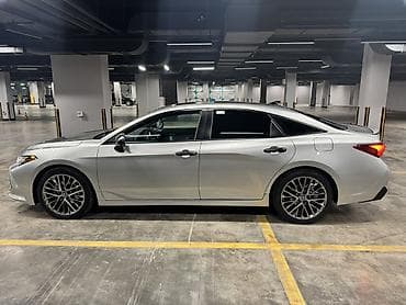 prius 2015: Toyota Avalon: 2018 г., Гибрид, Седан — 9