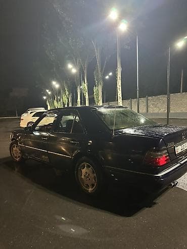 Mercedes-Benz W124: 1994 г., 2 л, Механика, Бензин, Седан — 3