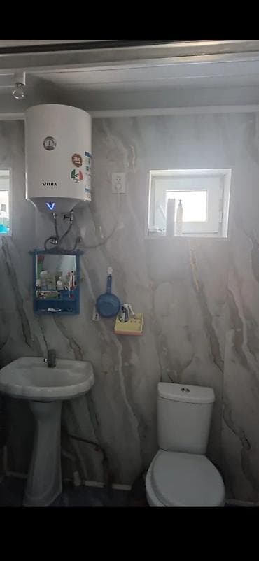 офис тему в бишкеке: 65 м², 4 комнаты, Без подселения — 4