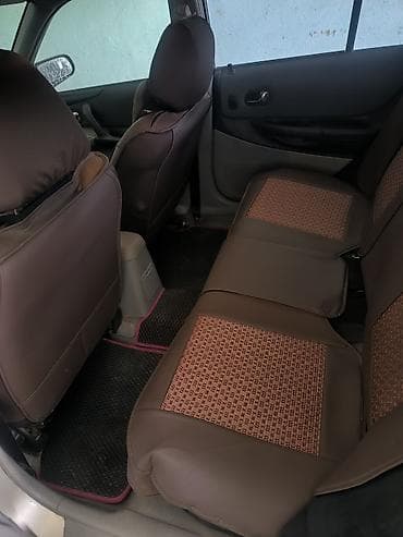 авто сокулук: Mazda 323: 2003 г., 1.6 л, Кол менен иштөөчү, Бензин, Хетчбек — 6