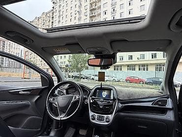 Chevrolet Spark: 2017 г., 1 л, Вариатор, Бензин, Хэтчбэк — 7
