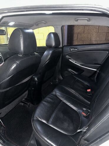 продаю в связи с переездом: Hyundai Accent: 2011 г., 1.4 л, Автомат, Бензиновая, Хэтчбэк — 7