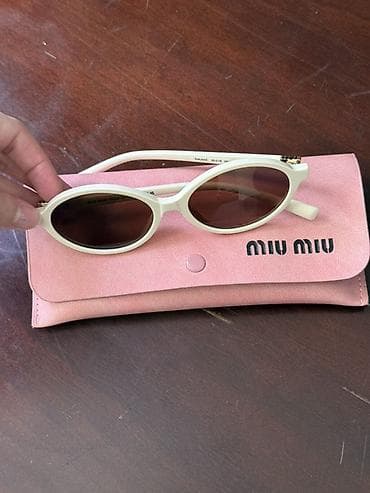 Солнцезащитные очки Miu Miu
Реплика 
Одевала пару раз