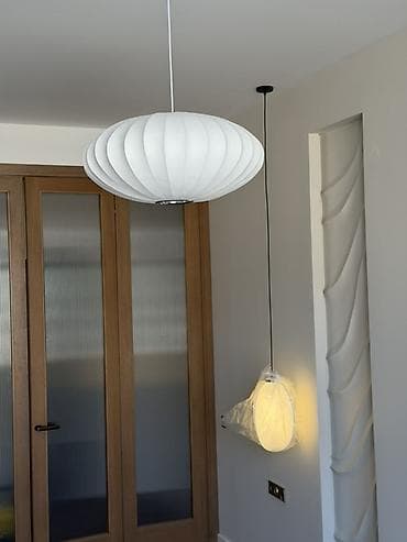 Освещение: Подвесной светильник в сканди–минималистичном стиле (плафон — 3