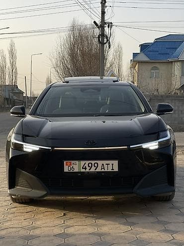 srv 2: Toyota bZ3: 2025 г., Электромобиль, Седан — 1