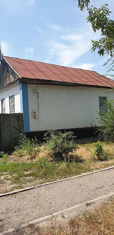 Жилой дом с участком. -продается участок с домом на первой линии lalafo.kg да Жилой дом с участком. -продается участок с домом на первой линии