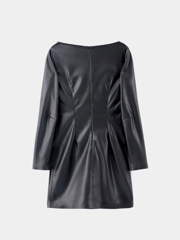 черное гипюровое платье с открытой спиной: Платье мини из искусственной кожи со стилизованным под бюстье вырезом — 3