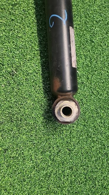 bmw x5 e70: Амортизатор задний е53 Год 2006 В отличном состоянии, очень большой — 4