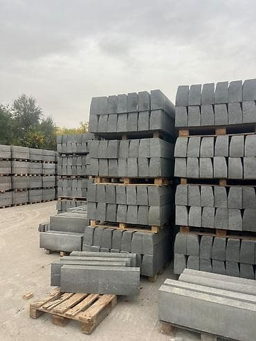 Бордюрные камни (дорожный/тротуарный бордюр) из тяжелого бетона