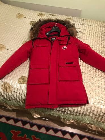 Киреге берилүүчү кийимдер: Эркектердин курткасы, S, Canada Goose, Жаңы, түсү - Кызыл, Өзү алып кетүү, Акысыз жеткирүү — 1