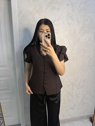 камуфляж ткань: Женская приталенная блуза-жакет с коротким рукавом и акцентными — 1