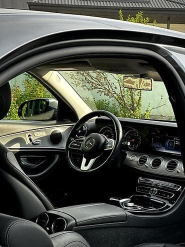 Продажа авто: Mercedes-Benz E-Class: 2019 г., 2.5 л, Автомат, Бензин, Седан — 2