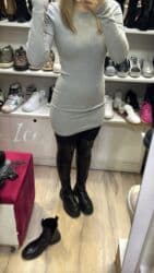 короткое трикотажное платье с длинным рукавом: Серое облегающее платье Отлично сидит по фигуре, подчеркивая силуэт — 1