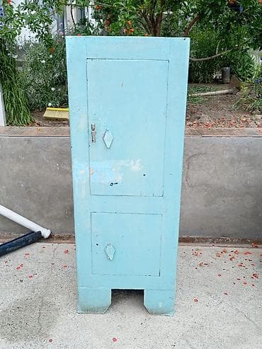 Эмерек: Шаймандар үчүн шкаф, Бар — 1