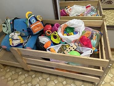 диваны даром: Отдам ДАРОМ! все сразу, самовывоз 1) Кровать детская без матраса 2) — 4