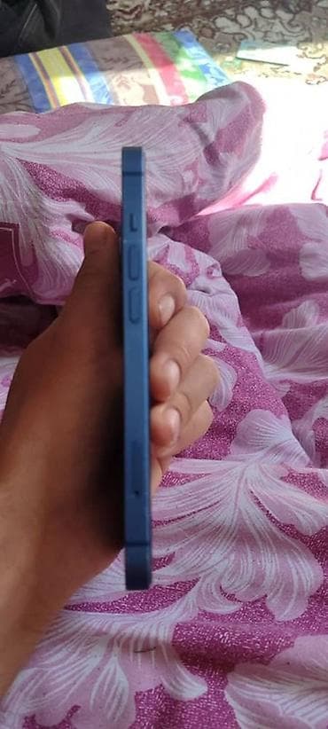 a 23: IPhone 13, Синий — 1