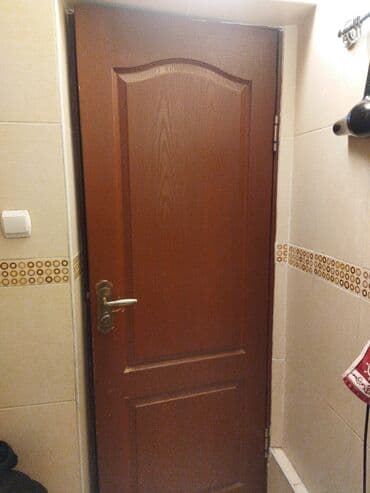 Продаю двери из дерева.не пустые.не наклейка. двери. в хорошем at lalafo.kg Продаю двери из дерева.не пустые.не наклейка. двери. в хорошем