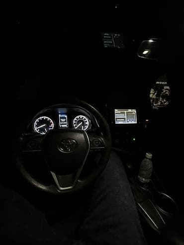 Toyota Camry: 2021 г., 2.5 л, Автомат, Бензин, Седан — 7