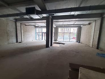 Коммерциялык мүлк: Кеңселерди сатуу 134 м², Ремонтсуз, Эмерексиз, Көп кабаттуу имарат, 1 кабат — 3