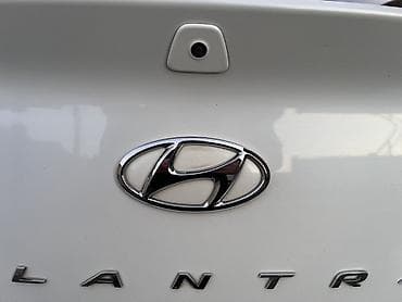 kia stringer: Hyundai Elantra: 2019 г., 2 л, Автомат, Бензин, Седан — 3