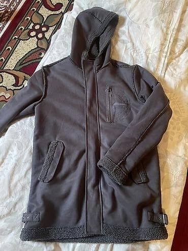 спортивный пуховик: Зимние верхние вещи (2 позиции) 1) Толстая парка/куртка с меховым — 1