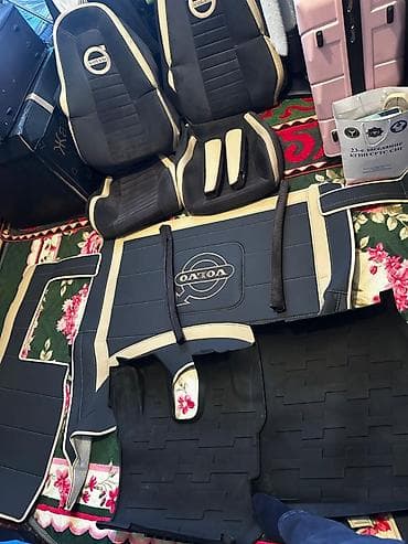 полик вольво: Комплект аксессуаров для салона грузовика Volvo. Состав: - Чехлы на — 5