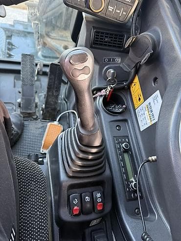 сары булун: Экскаватор, Hyundai, Дөңгөлөктүү — 10