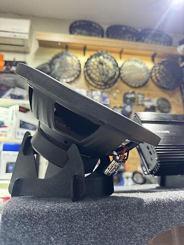 штатный магнитол: Сабвуферный комплект AMP. - сабвуфер в корпусе: динамик с логотипом — 8