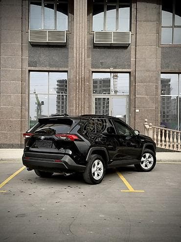таёт: Toyota RAV4: 2020 г., 2.5 л, Вариатор, Гибрид, Кроссовер — 3