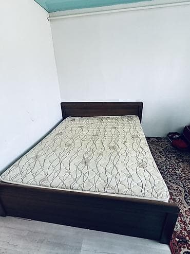 зеркало домашнее: Двуспальная кровать, Б/у, С матрасом, длина - 200 см — 2
